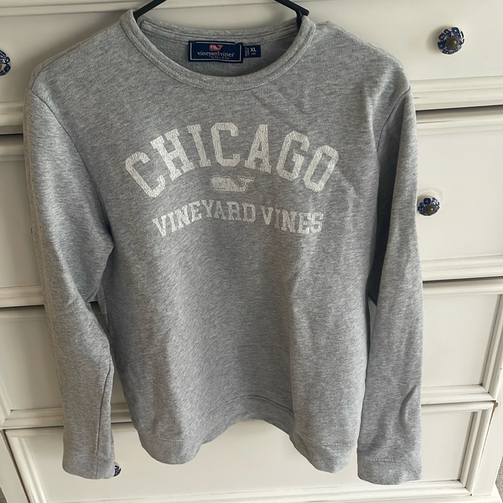 Vineyard Vines Chicago sweatshirt